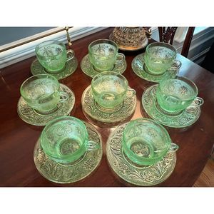 Vintage Tiara Glass Sandwich Pattern Chantilly‎ Green Cup and Saucers Set of 8